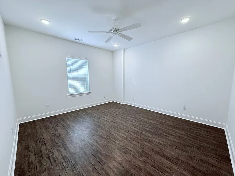 618 Cottage Grove Cir — Photo 15