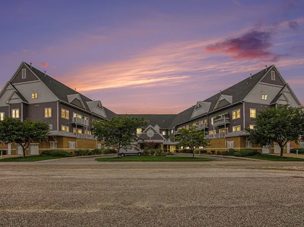 917 W Savidge St Unit 30, Spring Lake, MI 49456