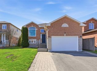 19 Leslie Ave, Barrie, ON L4N9N9