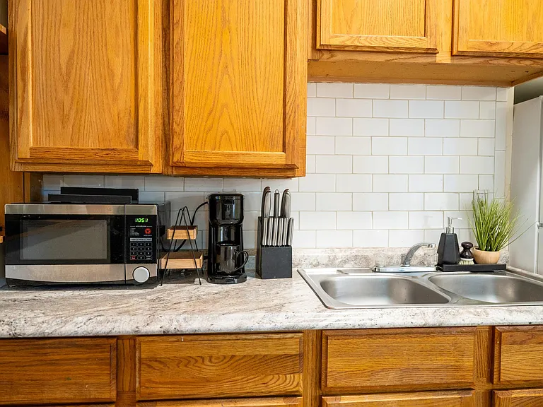 612 W Market St #1 — Photo 31