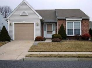 625 Cascade Dr S, Mount Laurel, NJ 08054