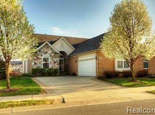49473 N Glacier #39, Northville, MI 48168