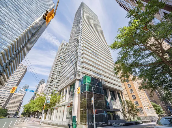 38 Grenville St #1406, Toronto, ON M4Y 1A5