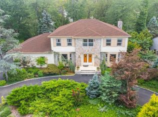 9 Puddingstone Way, Florham Park Boro, NJ 07932