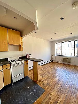 1st image of 530 W 47th St #4DE