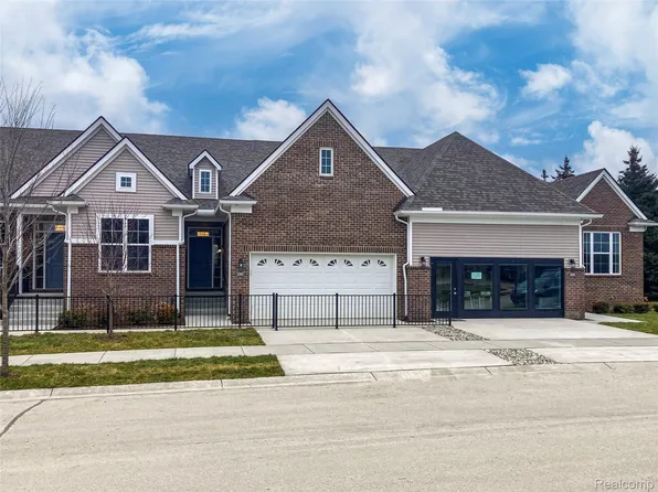 9905 Crossview Trl #121, Howell, MI 48855