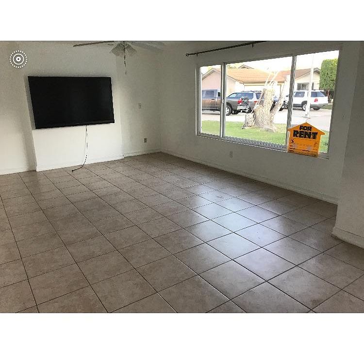 2nd image of 610 Stanley Ct
