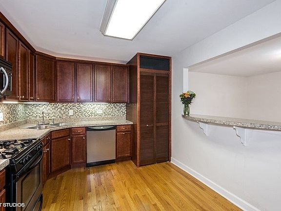 4th image of 300B Opatrny Dr #131