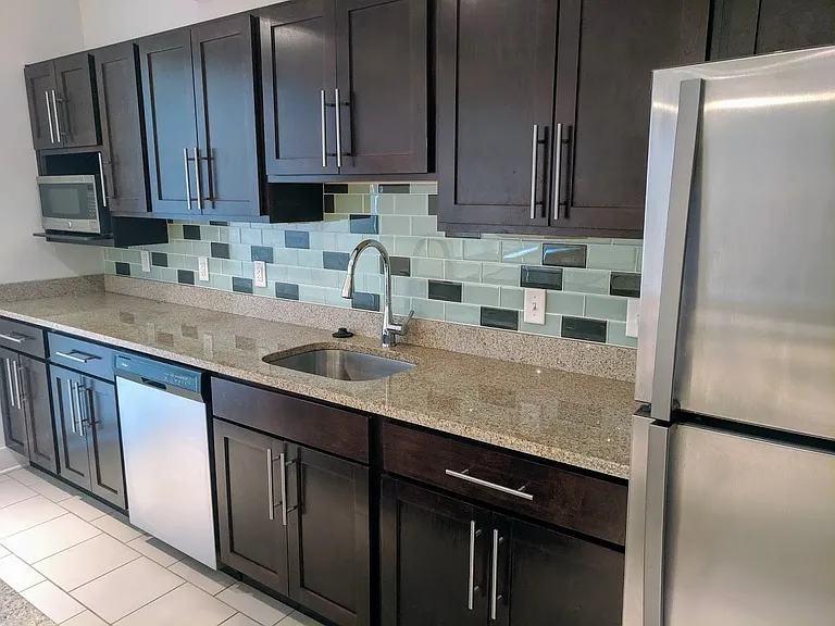 430 Shady Avenue — Photo 2