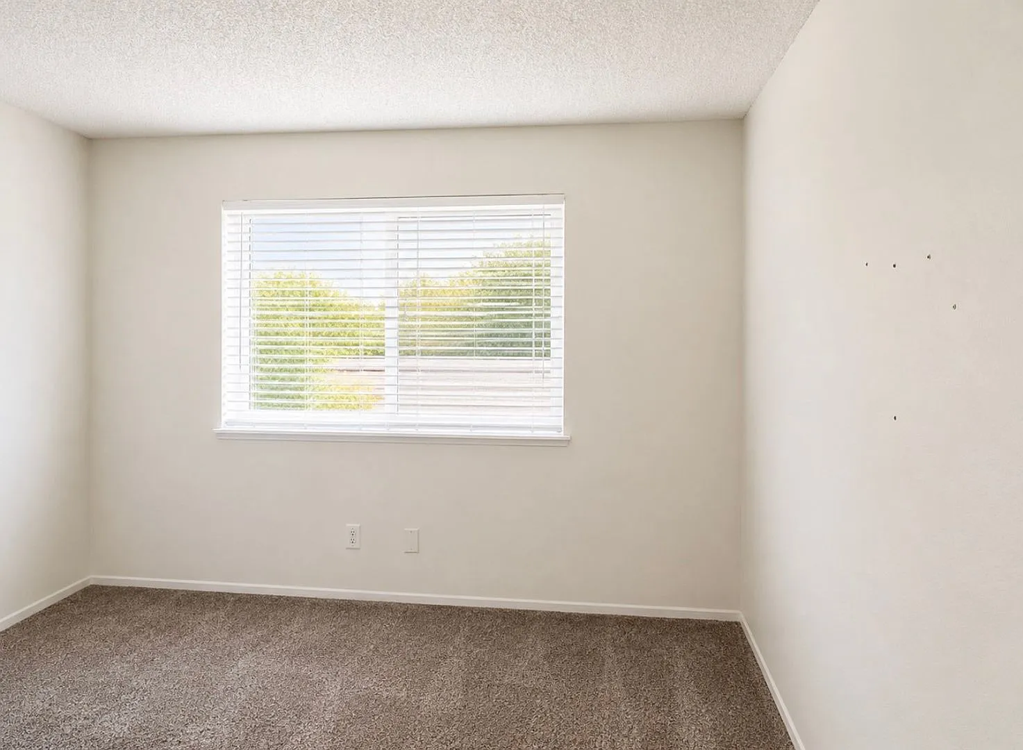 2 bed, 880 sqft, $1,950 — Photo 4