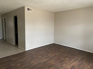 2900 SW Arnold Ave #12, Topeka, KS 66614