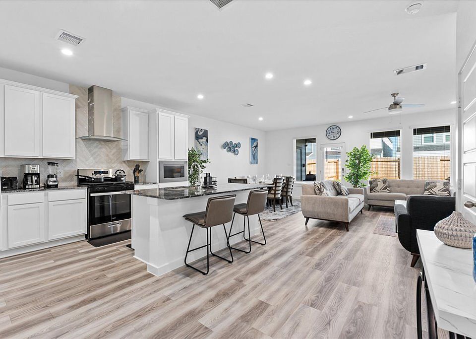 Open plan Kitchen, sitting and dining area
