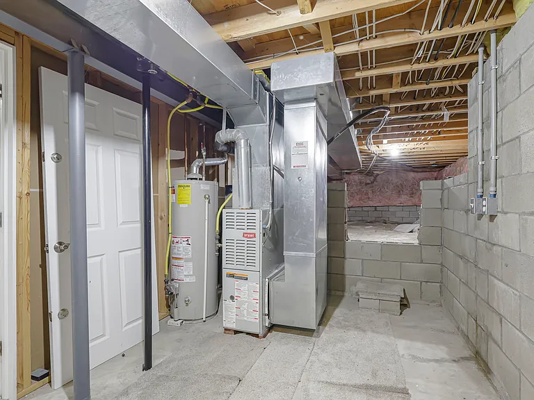 4392 Greensbury Dr — Photo 62