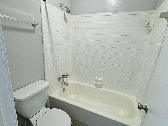 4th image of 4702 Park Towne Way #2A