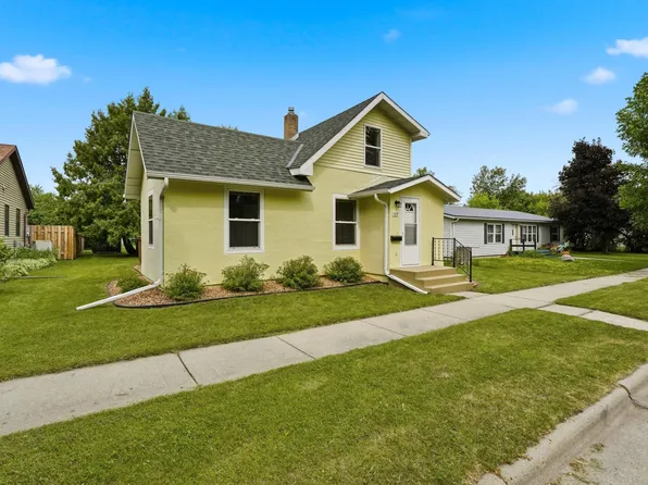 109 Kneale Ave S, Thief River Falls, MN 56701