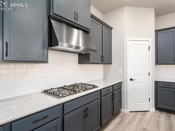 5th image of 9166 Wolf Valley Dr