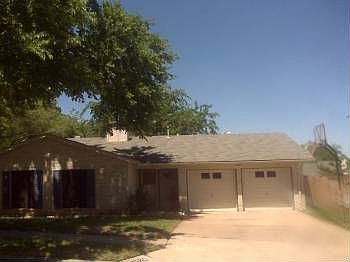1st image of 2720 Charlesworth Dr