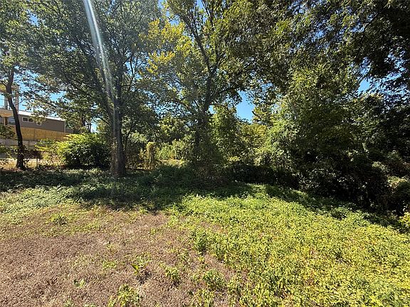 3rd image of 333 Bonnie View Rd