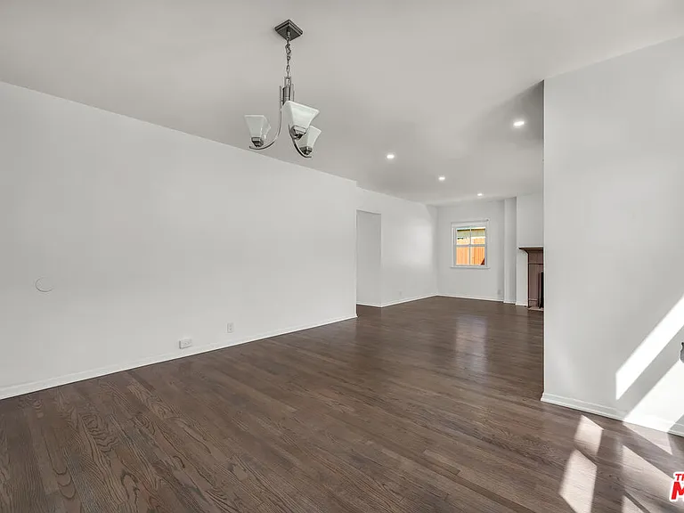 1091 Palm Ter — Photo 8