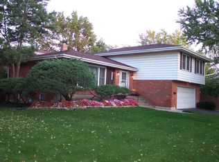 17921 Cherrywood Ln, Homewood, IL 60430