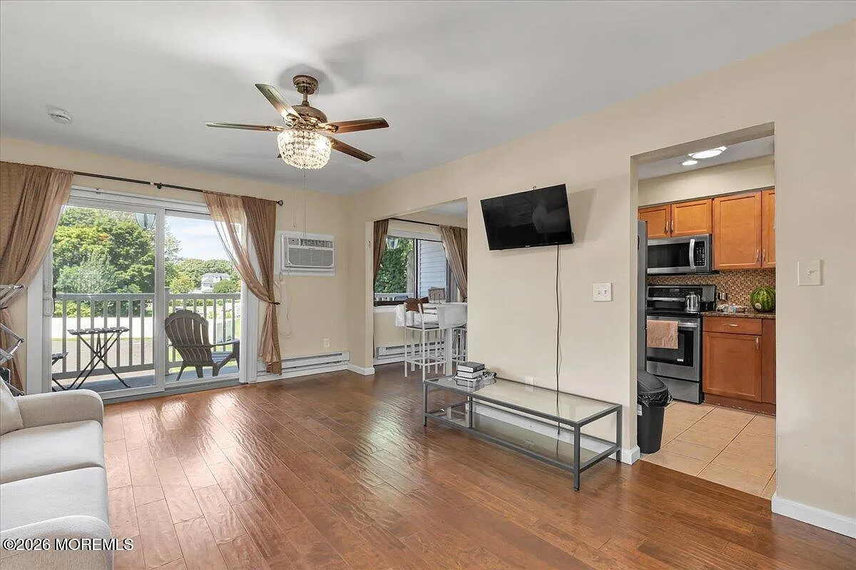 1 bed, 758 sqft, $1,850 — Photo 4
