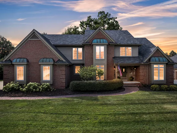 17770 Rolling Woods Cir, Northville, MI 48168