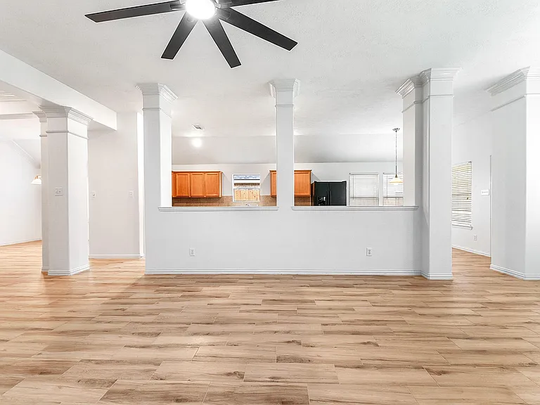 28259 Daystrom Ln — Photo 13