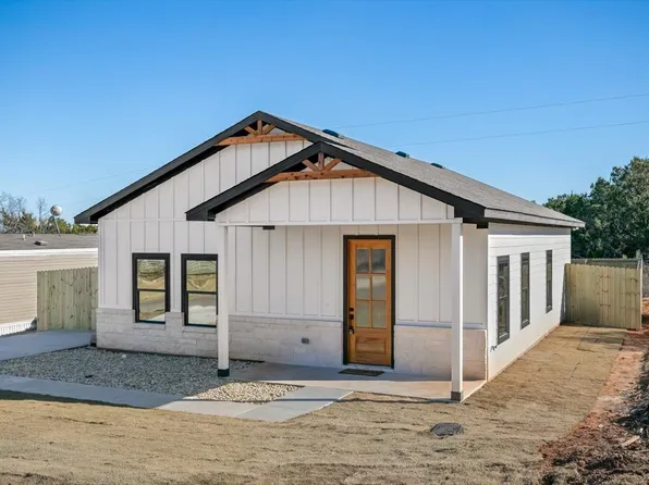 3319 Brazos River Dr, Granbury, TX 76048