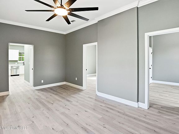4th image of 411 Henry Ave