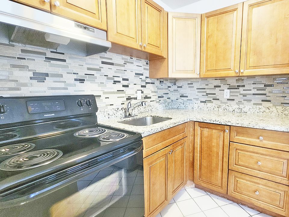 1st image of 519 W Kalmia Dr #11297346
