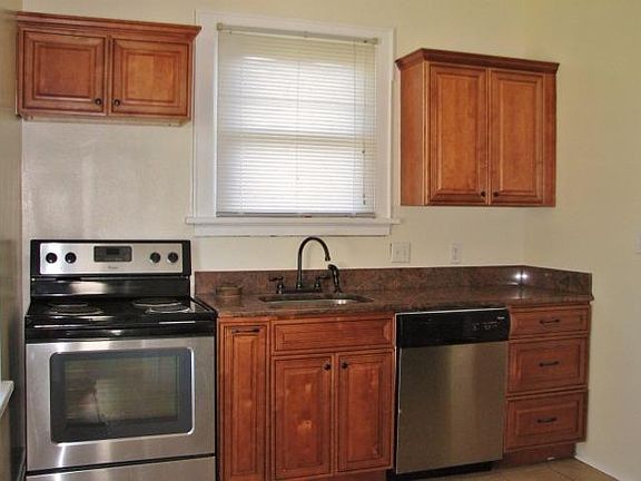 4th image of 4556 Buxton Ave