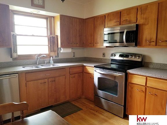 2nd image of 9616 Binney St