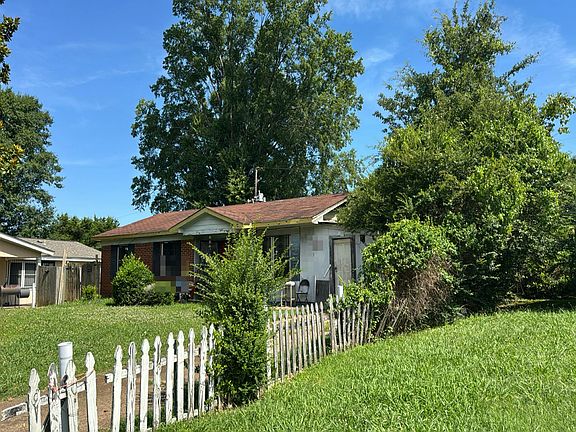 2nd image of 736 Leacrest Ave