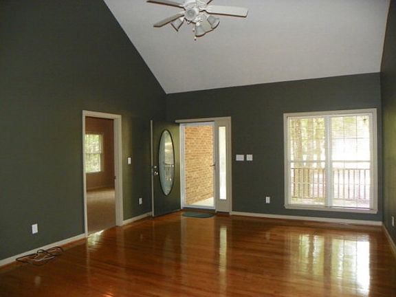 3rd image of 1037 Eastwood Ct