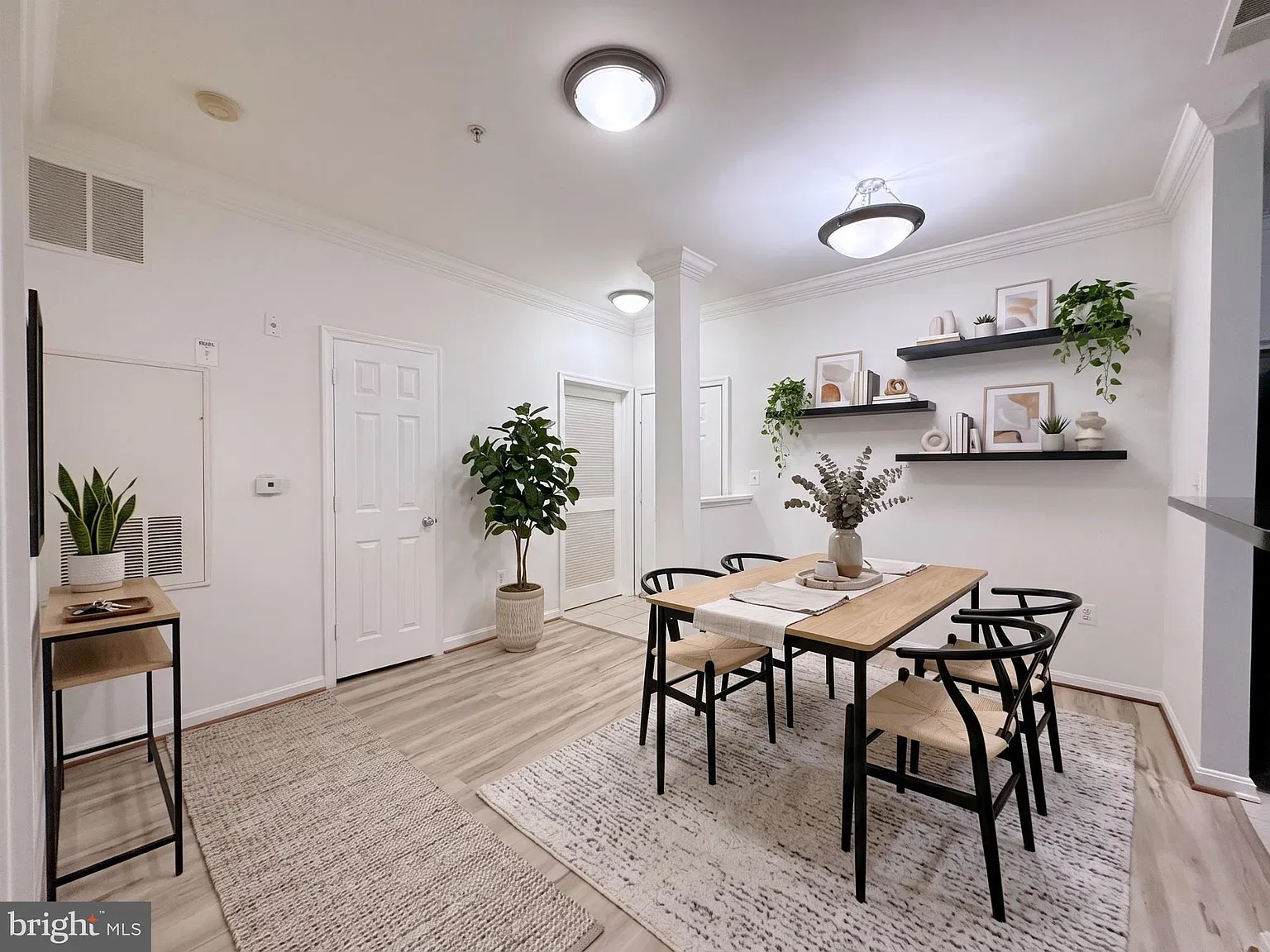 4862 Eisenhower Ave — Photo 1