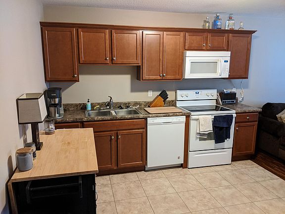 4th image of 2208 Vintage Hills Dr #C