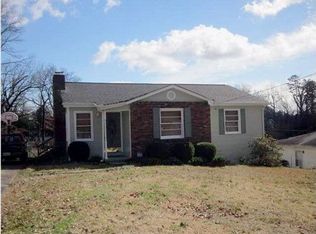 818 Asterwood Dr, Rossville, GA 30741