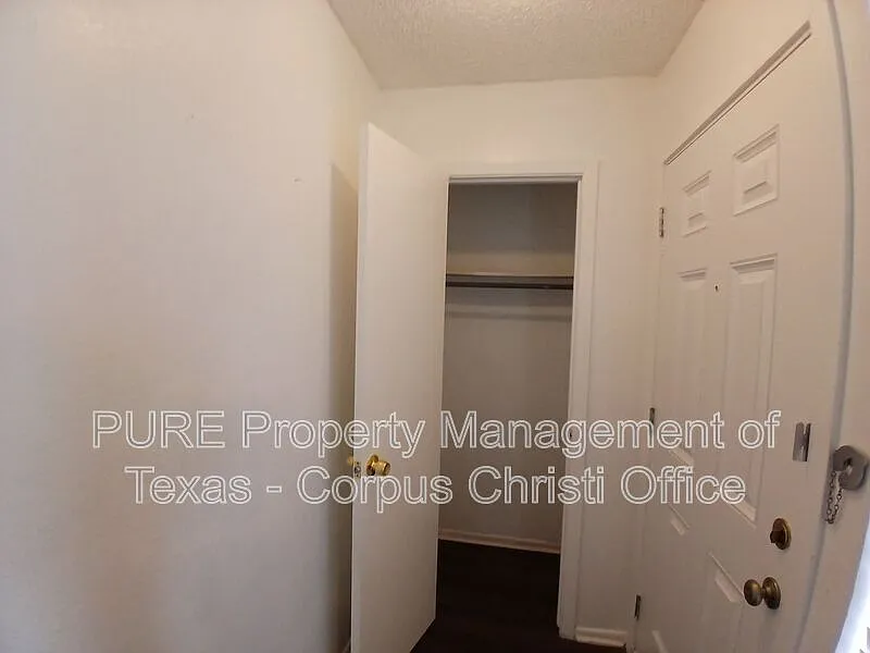 2 bed, 1.5 bath, 1000 sqft, $1,175 — Photo 4