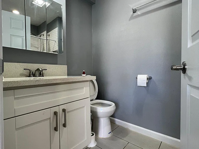 94-661 Honowai St #B — Photo 4