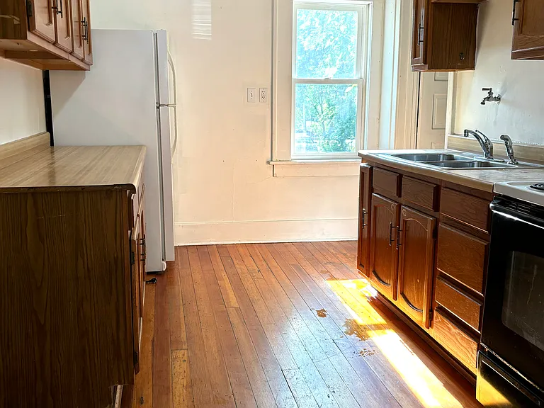 811 S Van Buren St — Photo 20