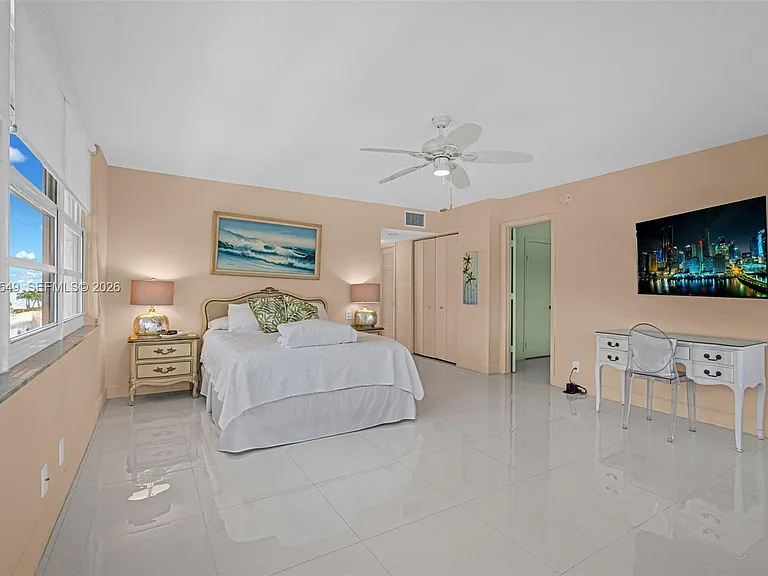 4280 Galt Ocean Dr #2F — Photo 24