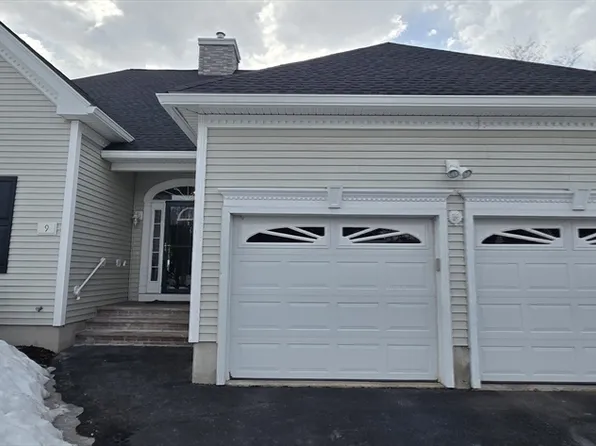 9 Arbor Dr Unit 9, Dracut, MA 01826