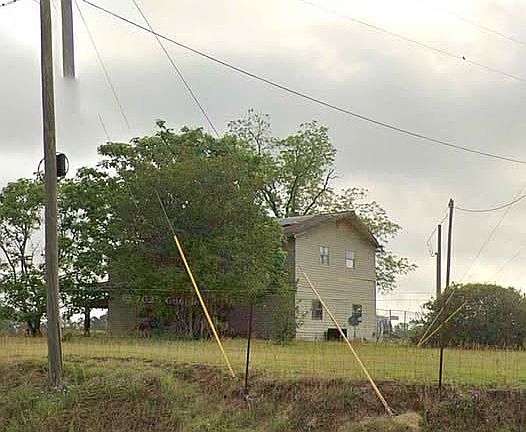 3rd image of 537 Horseshoe Bend Rd