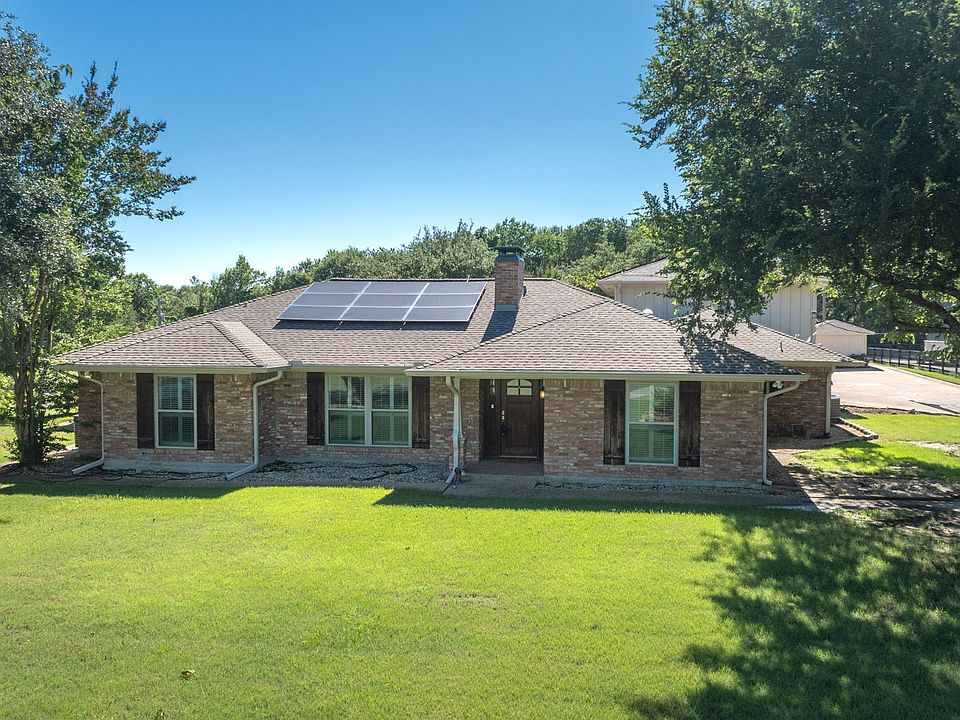 1st image of 20 Woodmoor Cir