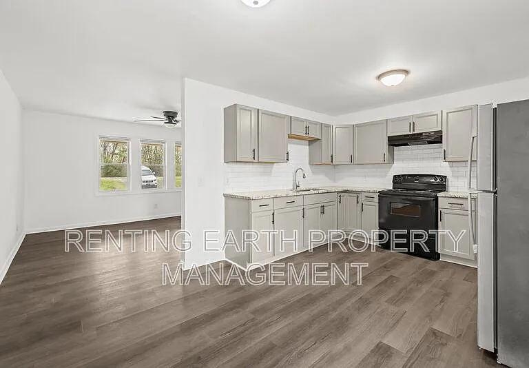 2129 13th St N — Photo 13