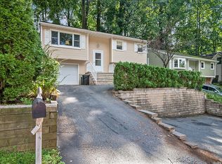 32 Longview Trl, Denville, NJ