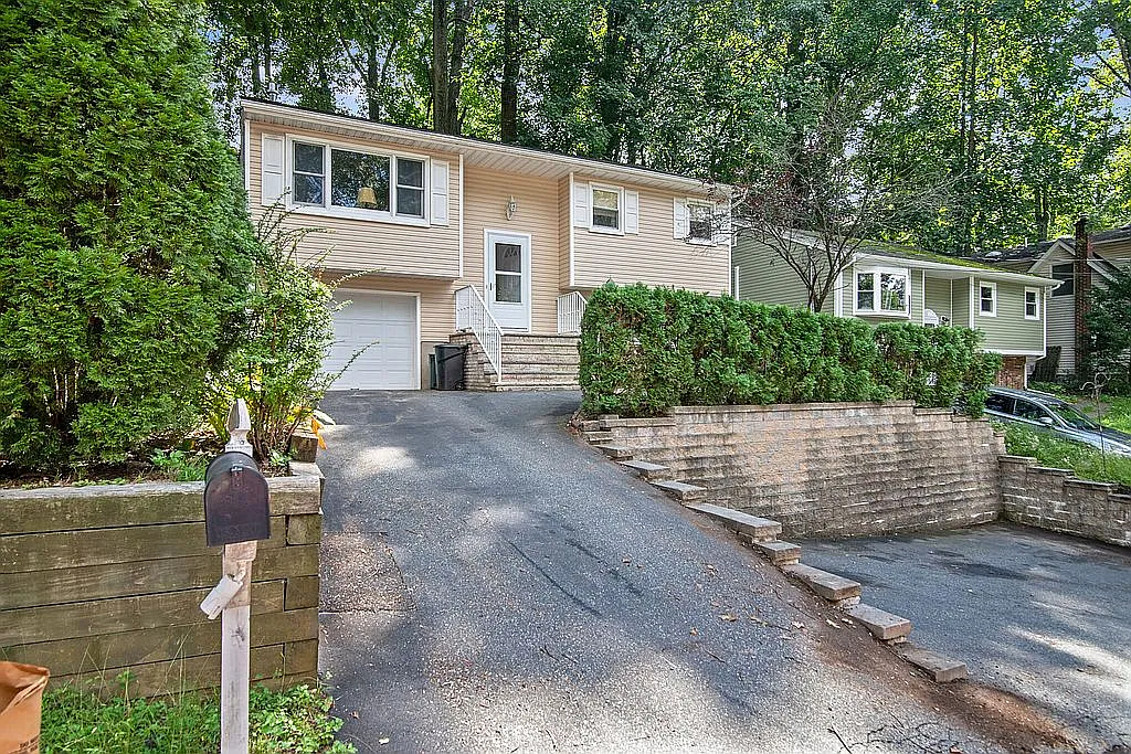 32 Longview Trl photo 1