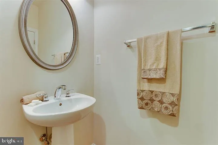 2149 Red Vine Dr — Photo 12