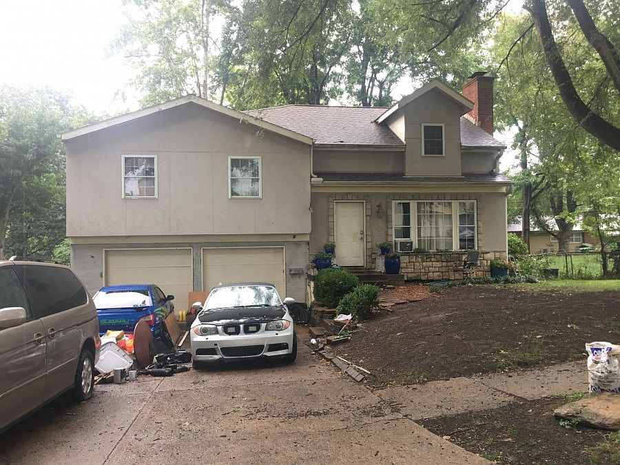 1st image of 602 E 110th Ter