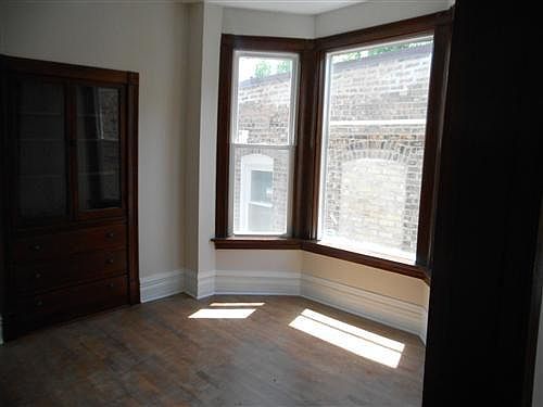 2nd image of 1017 N Sacramento Ave #2